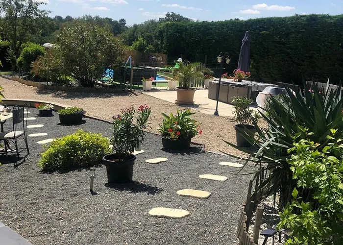 Buff-o-t'iu - 3 Tatil Evi Courgeac